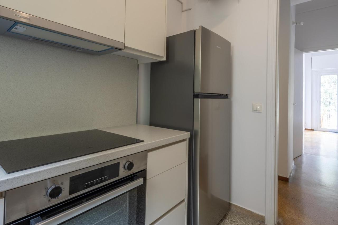 אתונה Spacious High-Ceiling 2-Bedroom By Acropolis Museum מראה חיצוני תמונה
